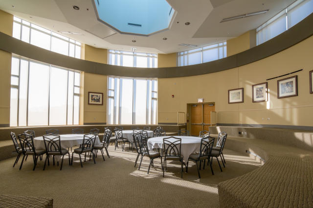 Round Meeting Room - Banquet